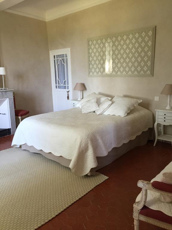 مبيت وإفطار Lauris Domaine La Carraire المظهر الخارجي الصورة